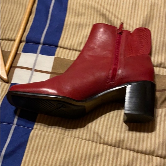 Nicole New very comfortable and nice zipper inside boots - Picture 3 of 4